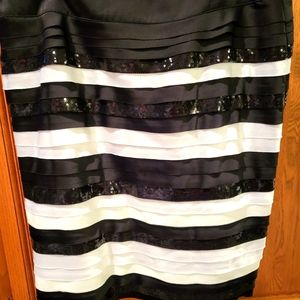 Blacak and White Pleated skirt with Sequin Detail size 12